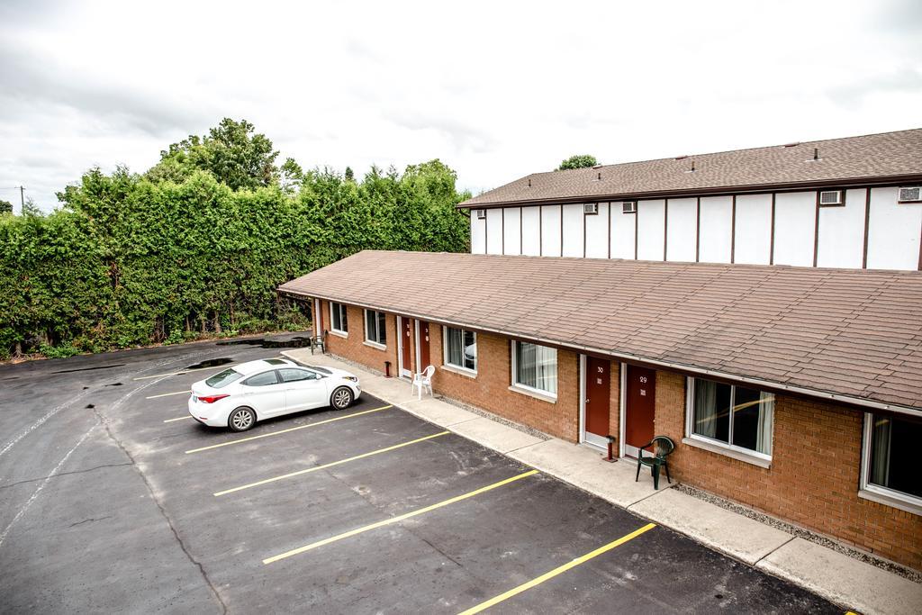 Cedar Lodge Motel Goderich Eksteriør billede